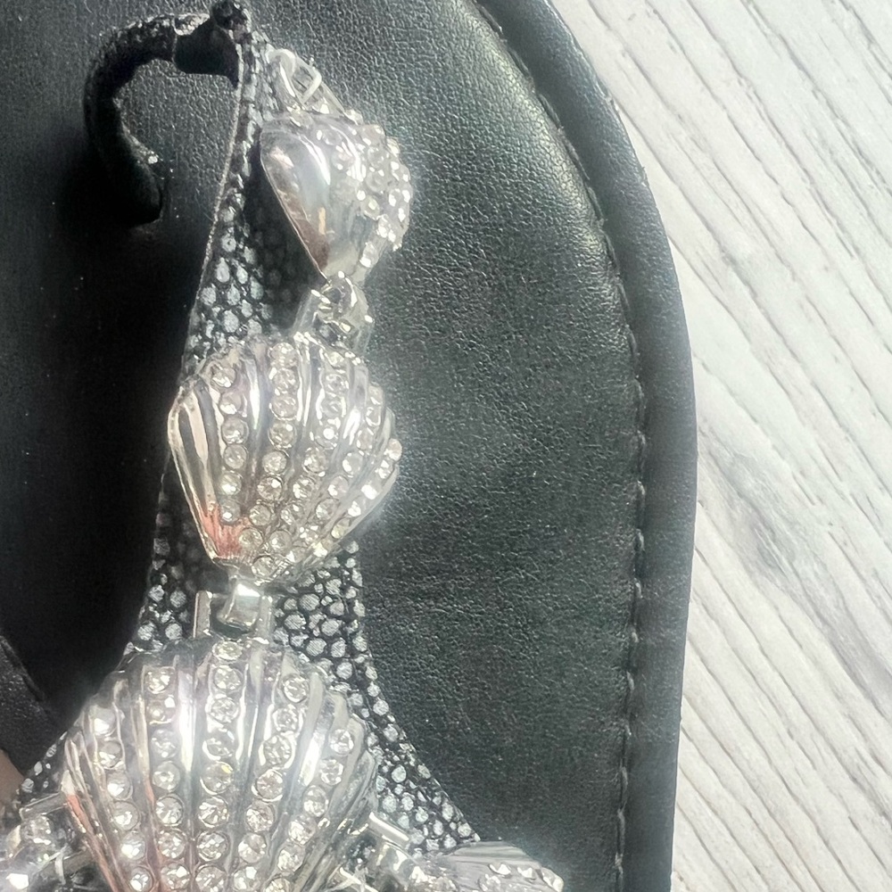 VENUS Sparkling Shell Sandals - Picture 3 of 4